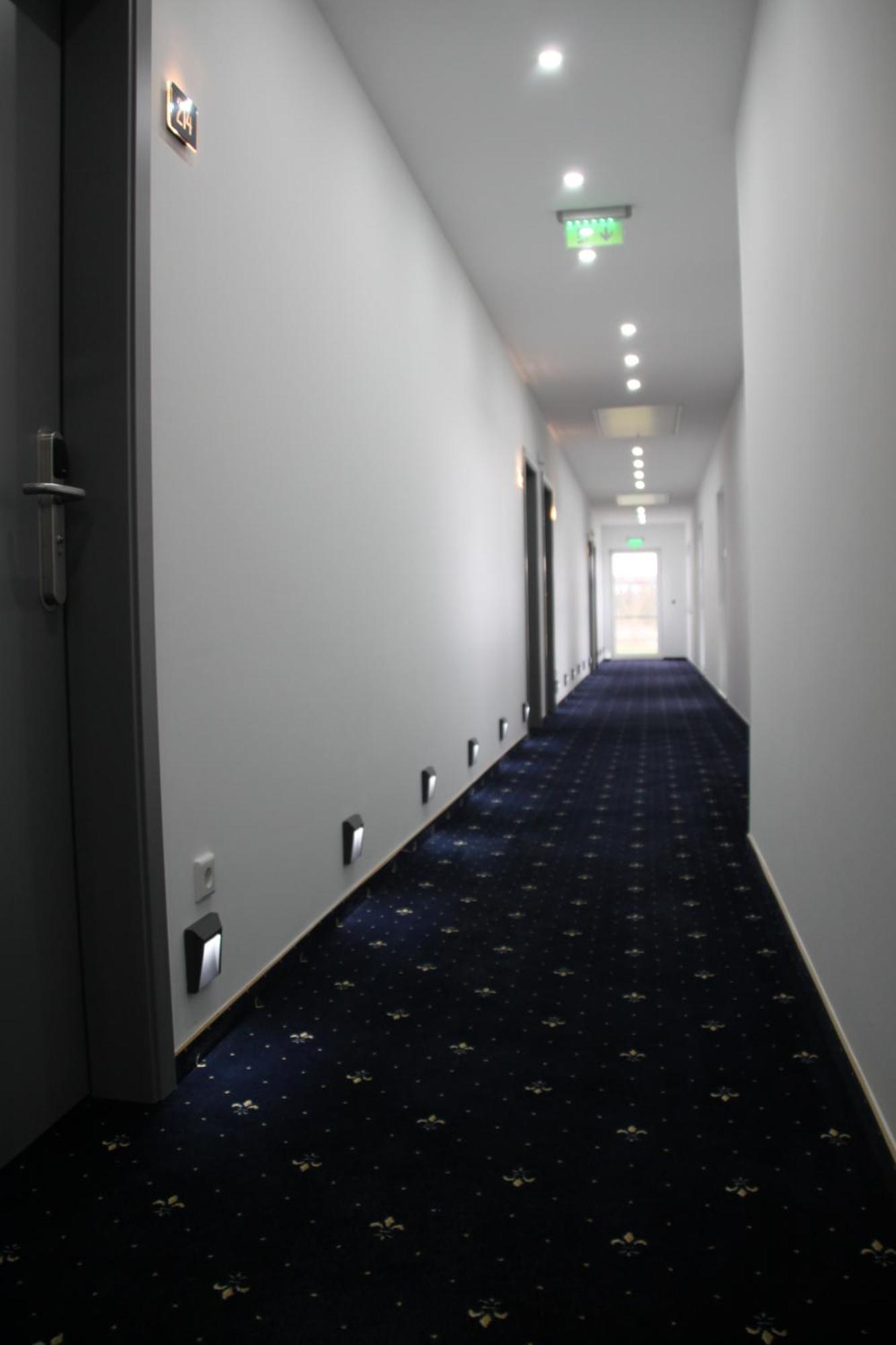Hotel & Restaurant Am Kirschberg Alten Buseck Экстерьер фото