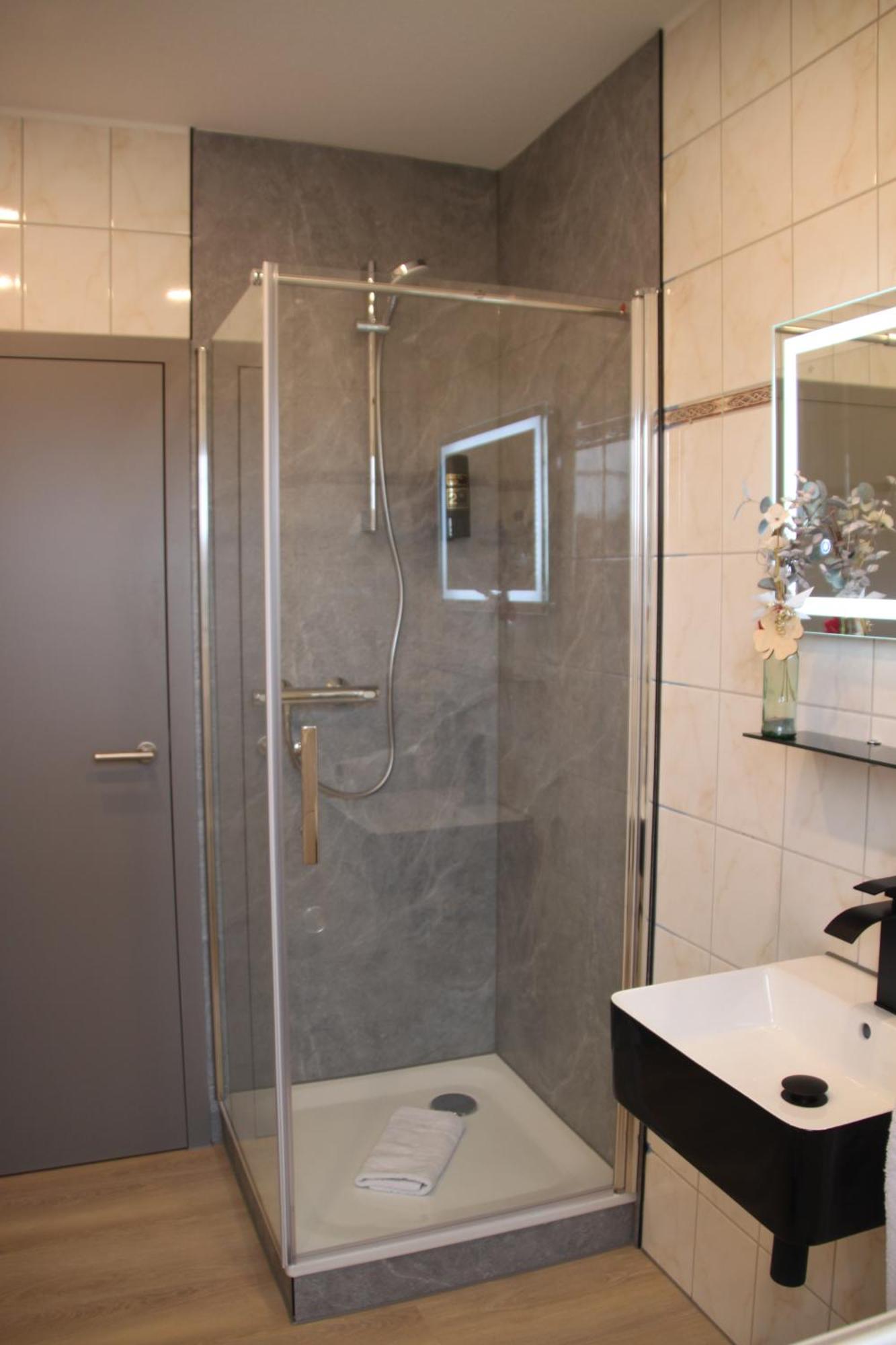 Hotel & Restaurant Am Kirschberg Alten Buseck Экстерьер фото