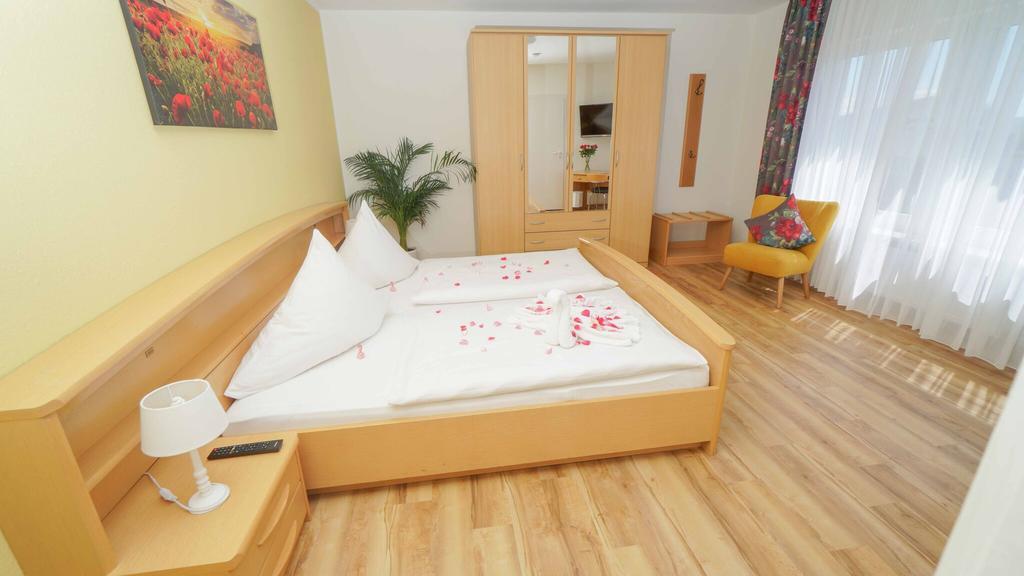 Hotel & Restaurant Am Kirschberg Alten Buseck Экстерьер фото