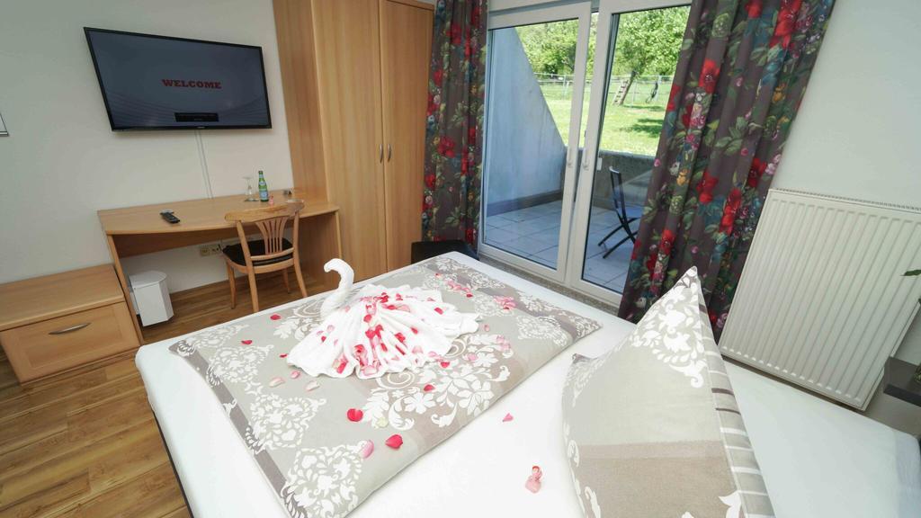 Hotel & Restaurant Am Kirschberg Alten Buseck Экстерьер фото